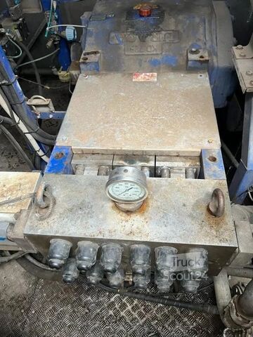 Mäntäpumppu Scania P94-300 + Uraca RS 725D + 1200 Plunger pump DEU...
