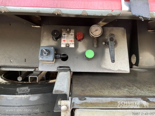 Åben sættevogn med presenning  Curtainsider Standard Staplerhalterung