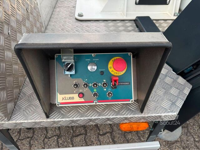 Kamyon üzeri eklemli platform IVECO Daily 35S14 Hubarbeitsbühne KLUBB K26 *12 Meter*