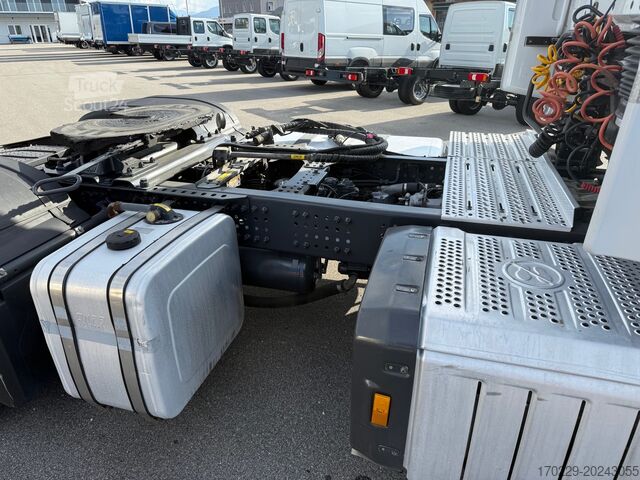 Standard-Sattelzugmaschine Mercedes-Benz ACTROS 1851