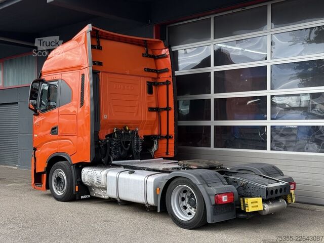 Volumen SZM IVECO S-WAY AS440S46 Klima NAVI Intarder ACC CornerEye