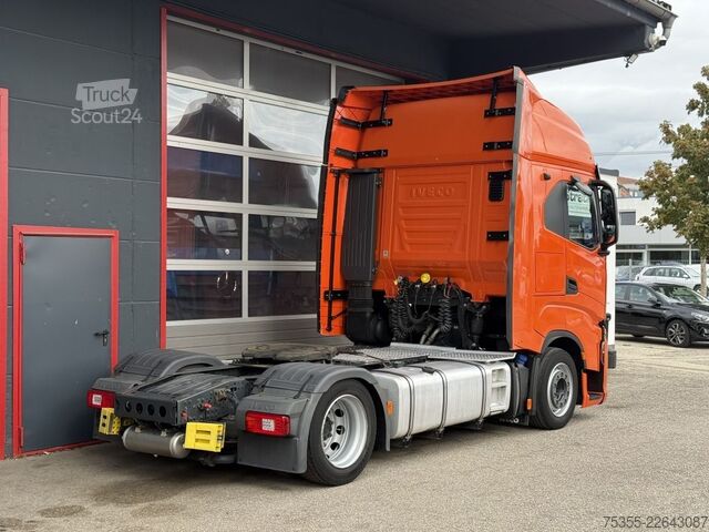 Volumen SZM IVECO S-WAY AS440S46 Klima NAVI Intarder ACC CornerEye