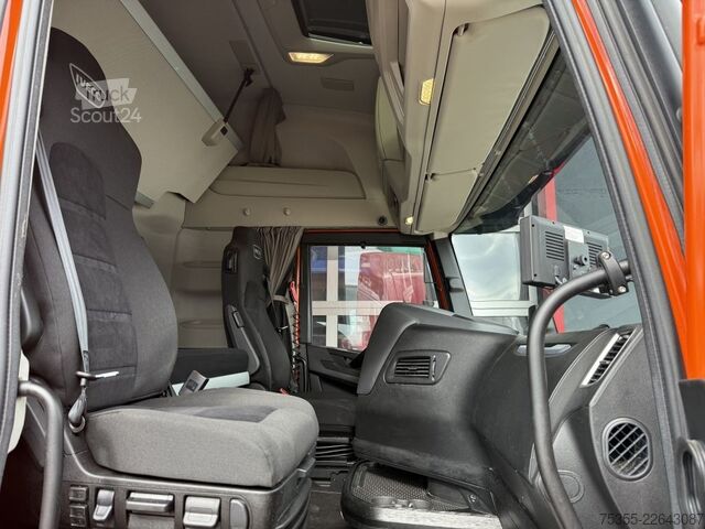 Volumen SZM IVECO S-WAY AS440S46 Klima NAVI Intarder ACC CornerEye