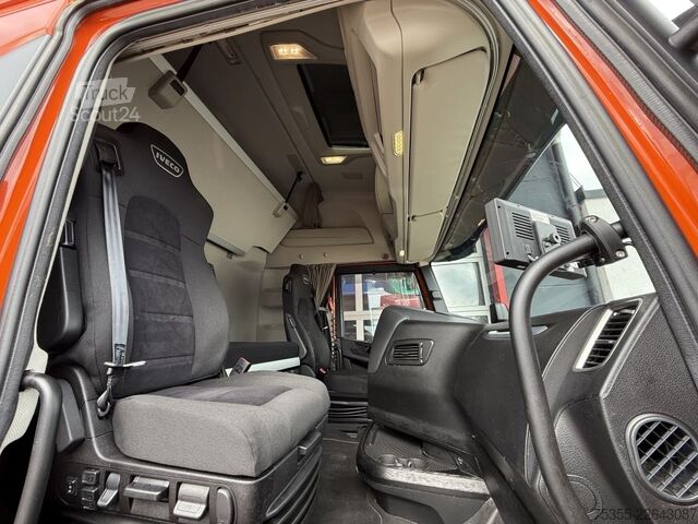 Volumen SZM IVECO S-WAY AS440S46 Klima NAVI Intarder ACC CornerEye