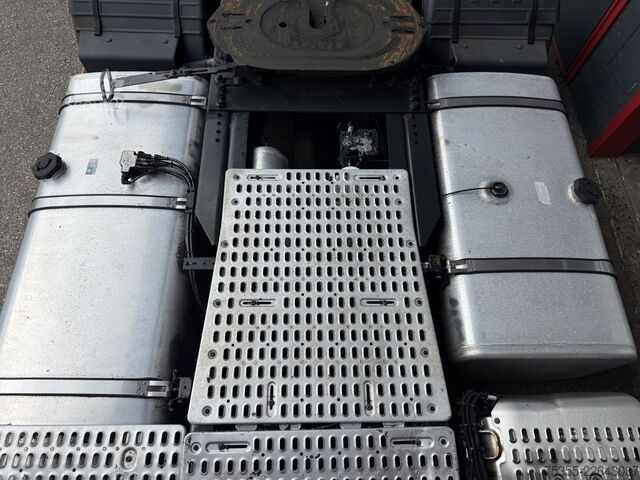 Volumen SZM IVECO S-WAY AS440S46 Klima NAVI Intarder ACC CornerEye
