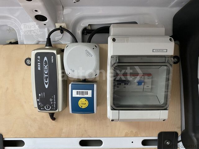 Højt tag varevogn MERCEDES-BENZ Sprinter 516 *4x4* WERKSTATT+230V+AHK+LED (0815)