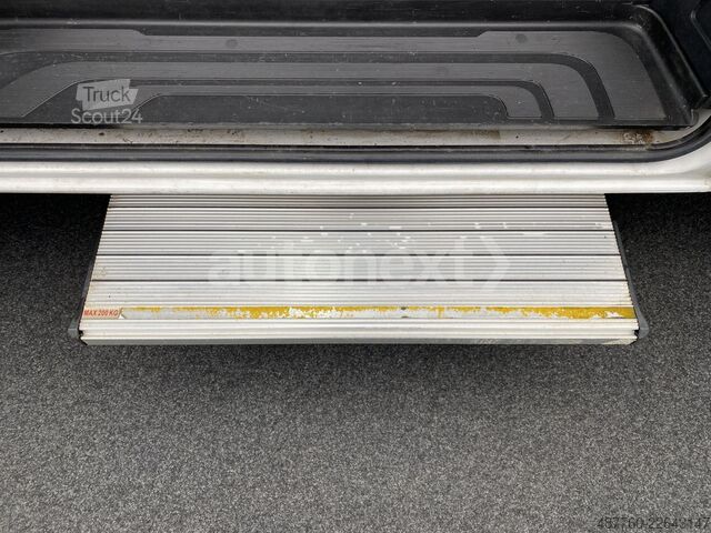 Højt tag varevogn MERCEDES-BENZ Sprinter 516 *4x4* WERKSTATT+230V+AHK+LED (0815)