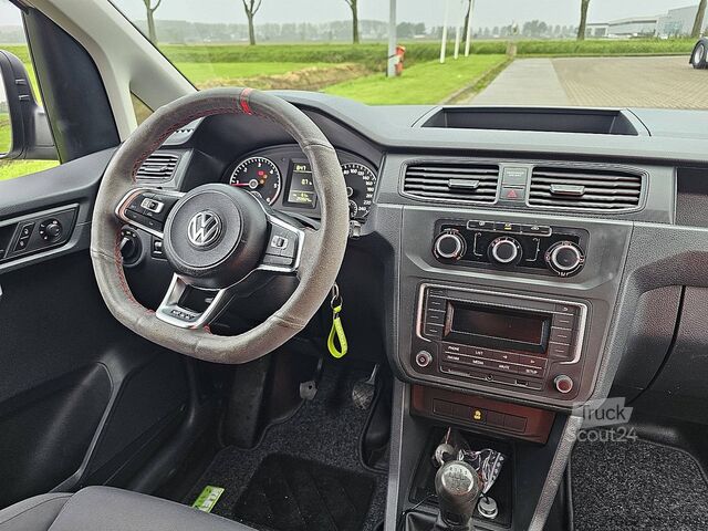 Korkeakattoinen farmari VOLKSWAGEN CADDY