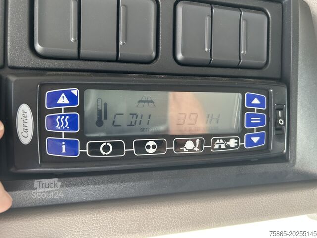 Gekoeld/bevroren transport DAF CF 260 FA / Carrier Koeler - 30 gr / Chereau Fr...