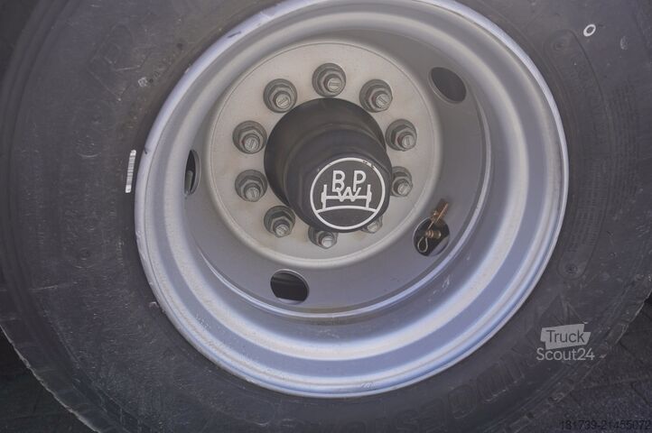 Hopeisen puoliperävaunun makuuhytti MAN TGX 28.510 6×2 / BRAND-NEW Kässbohrer LB