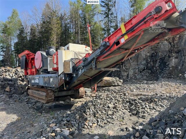 Puinbreker Sandvik UJ440i crusher w/ side conveyor and magnet