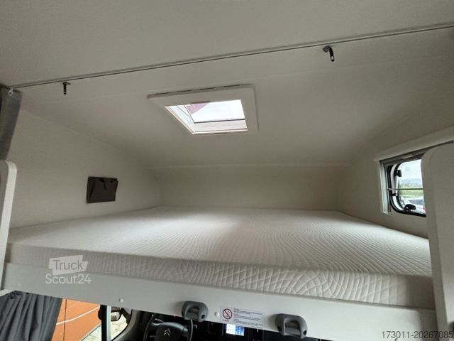 Camper mansardato CARADO A361 Pro 140PS 6. Sitze Markise Navi