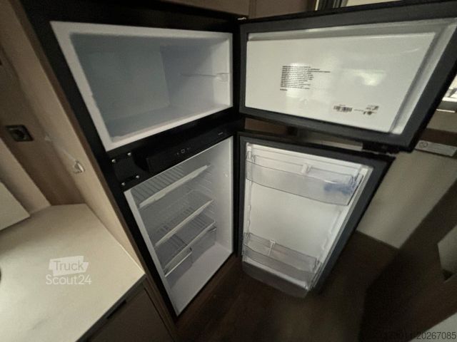 Camper mansardato CARADO A361 Pro 140PS 6. Sitze Markise Navi