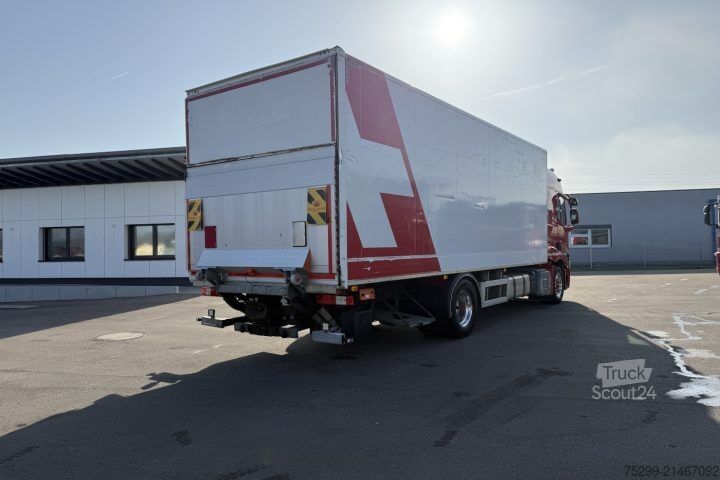 Skříňový nákladní automobil Renault Gamma T460 Koffer/HB / Swiss-Vehicle