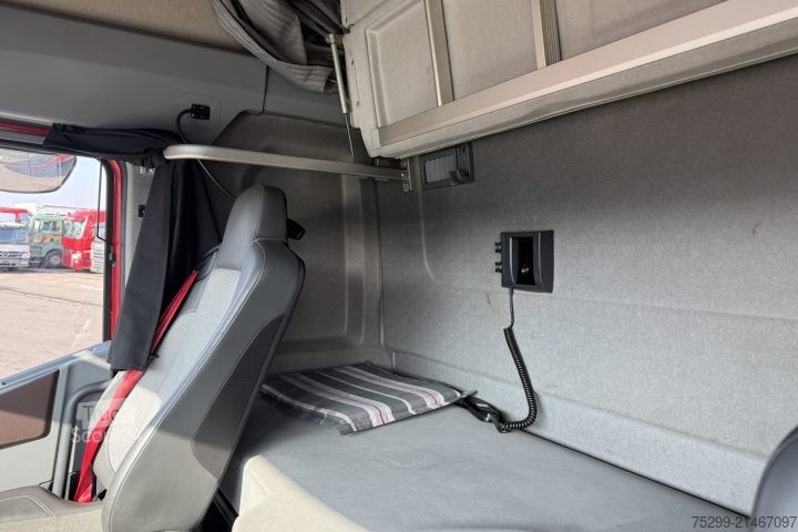 Valníkový nákladní automobil s plachtou Renault T460 4x2 Plane/HB / Swiss-Vehicle