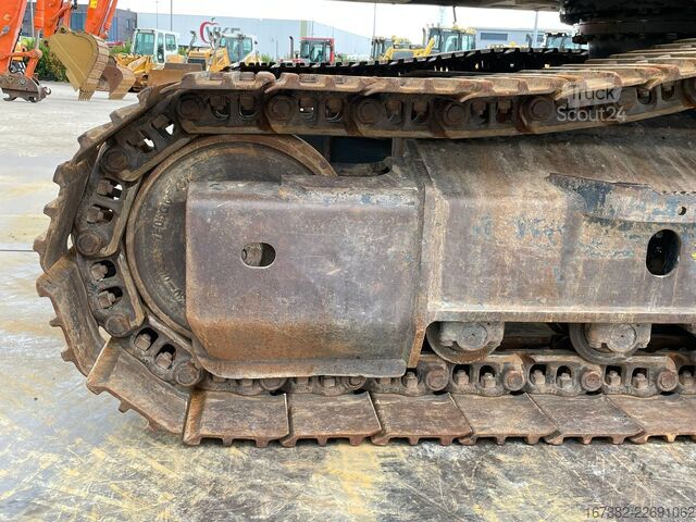 Lánctalpas kotrógép Komatsu PC240NLC-10