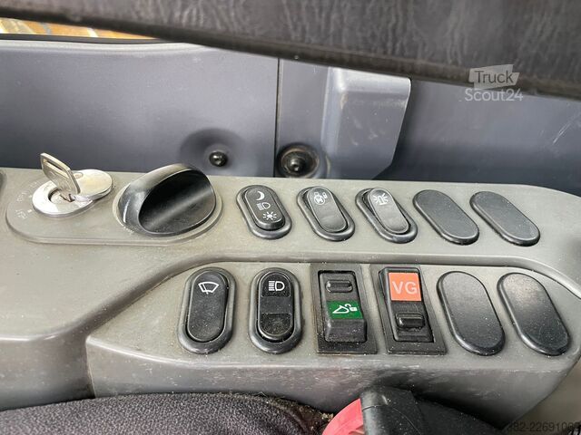 Lánctalpas kotrógép Komatsu PC240NLC-10