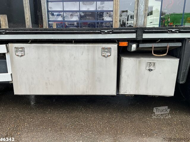 Vrachtwagen met kraan Volvo FM 9.340 Hiab 16 Tonmeter laadkraan
