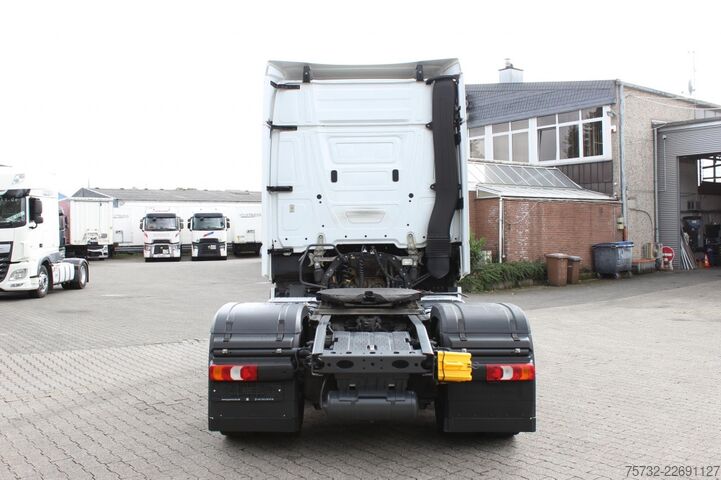 Standaard trekker Mercedes-Benz Actros 1848 MP5 Big Space Retarder MirrorCam