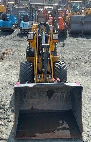 Lader Schäffer 2428 SLT