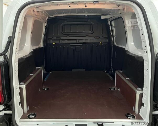 Minibussi FIAT Doblo L1 Light RüKa CarPlay LaderaumHolz