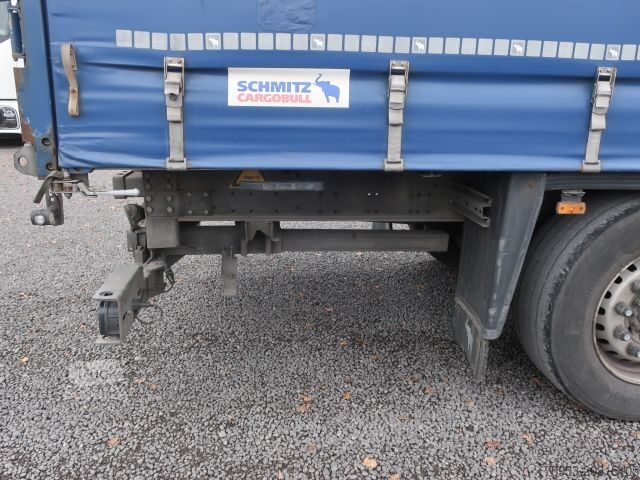 Auflieger mit Pritsche & Plane Schmitz SCS 24 Staplerhalterung und Lenkachse