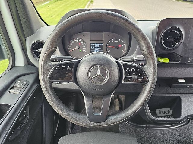 Kombi s vysokou střechou MERCEDES-BENZ SPRINTER 316 L3H2 Mbux Automaat!