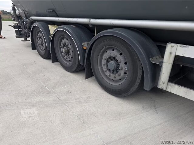 Silo náves FELDBINDER 334C