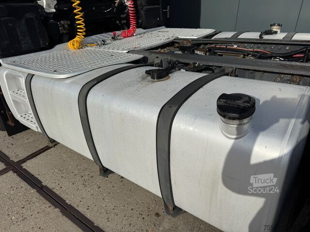 Standard-SZM DAF XF 460 SSC / Retarder / 2 Tanks / Roof Klima / ...