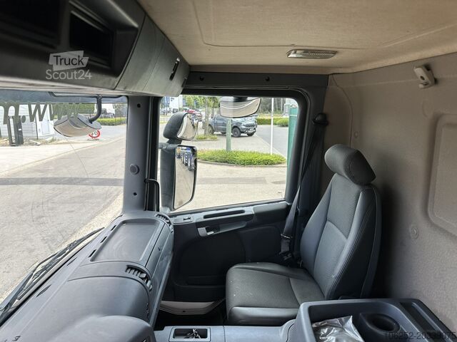 Чемодан Scania P320 RETARDER - CLOSED BOX 8m25 x 2m47 x 2m30 -...