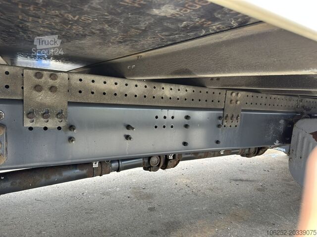 Чемодан Scania P320 RETARDER - CLOSED BOX 8m25 x 2m47 x 2m30 -...