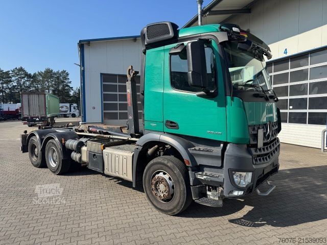 Hakowiec MERCEDES-BENZ 2645 L 6x4 Multilift Klima