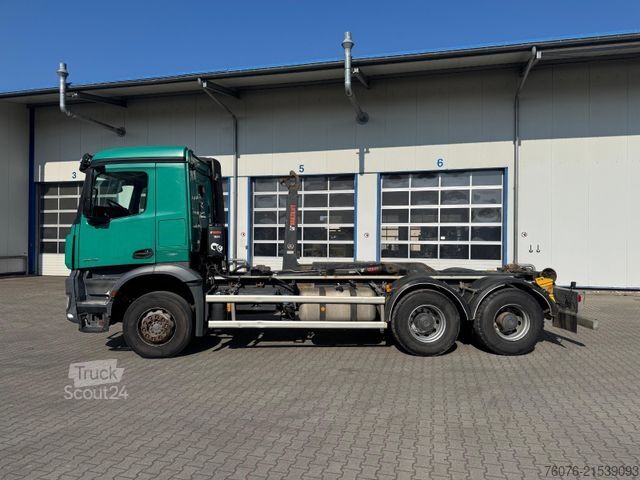 Hakowiec MERCEDES-BENZ 2645 L 6x4 Multilift Klima