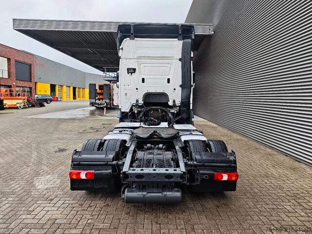 Volume SCM Mercedes-Benz Actros 1843 4x2 Mega!