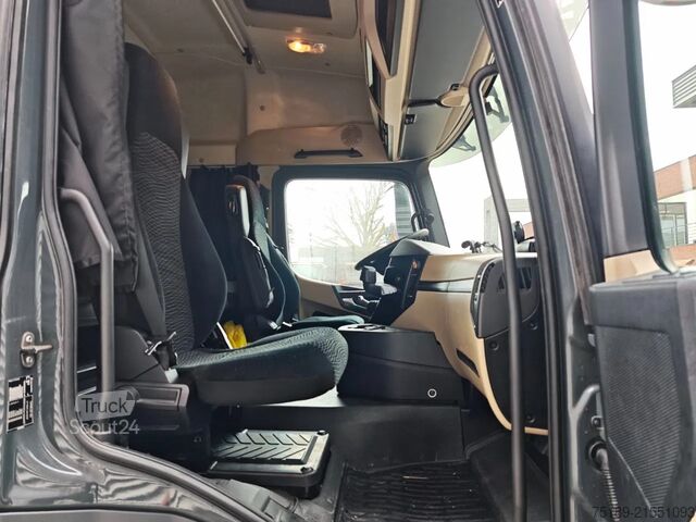 Volume SCM Mercedes-Benz Actros 1843 4x2 Mega!