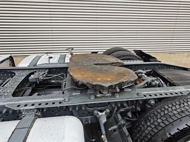 Volume SCM Mercedes-Benz Actros 1843 4x2 Mega!