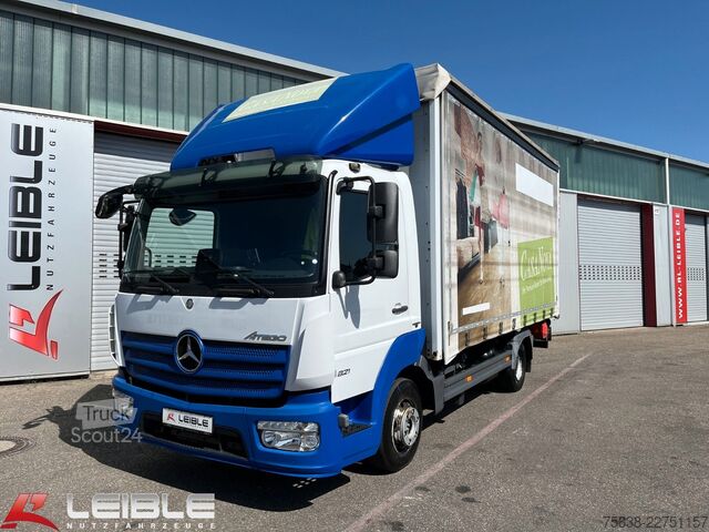 Transportador con plataforma y toldo MERCEDES-BENZ Atego 821*Pr./Pl.*LBW-Bär*Kamera*Klima*Automatik