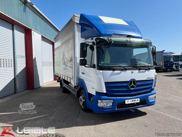 Transportador con plataforma y toldo MERCEDES-BENZ Atego 821*Pr./Pl.*LBW-Bär*Kamera*Klima*Automatik