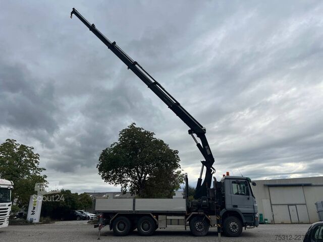Tovornjak s ploščadjo Mercedes-Benz Actros 3246  AHK MP2 Retarder Hiab 422 EP-5 Fernb