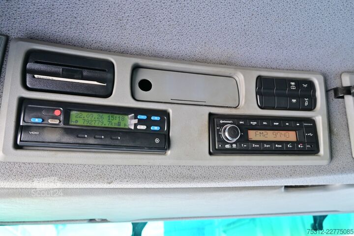 Tovornjak s ploščadjo Mercedes-Benz Actros 3246  AHK MP2 Retarder Hiab 422 EP-5 Fernb