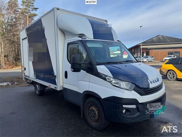 Kovček Iveco 35S16 Box truck w/ side door and lift