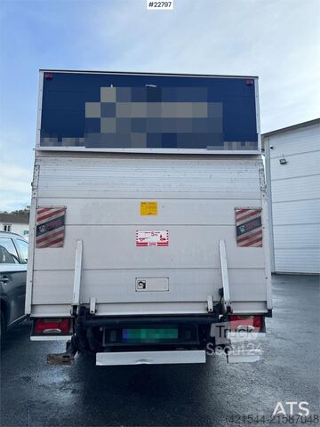 Kovček Iveco 35S16 Box truck w/ side door and lift