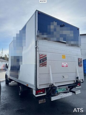 Kovček Iveco 35S16 Box truck w/ side door and lift