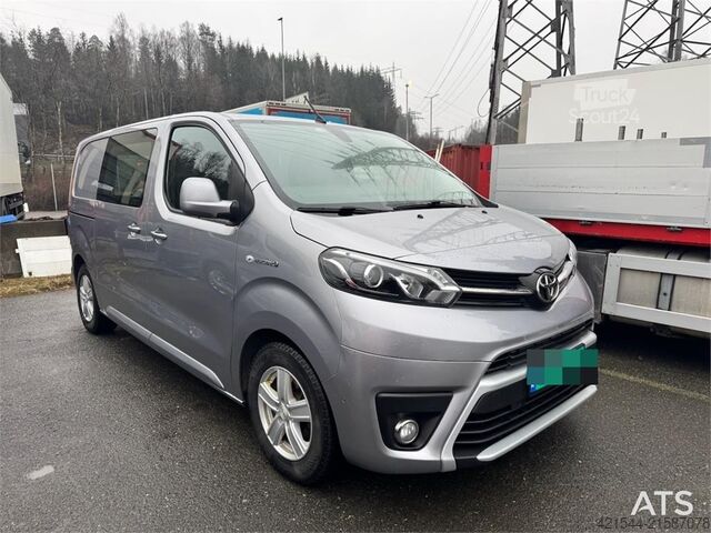 Karavan z visoko streho Toyota Proace Van – 2 Sets of Tires