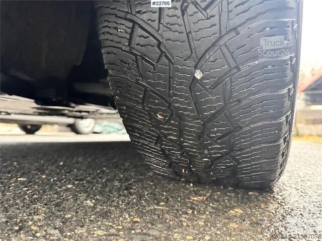 Karavan z visoko streho Toyota Proace Van – 2 Sets of Tires