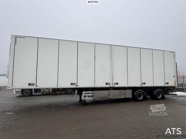 Kovček Ekeri box semi-trailer with full side opening and tail l