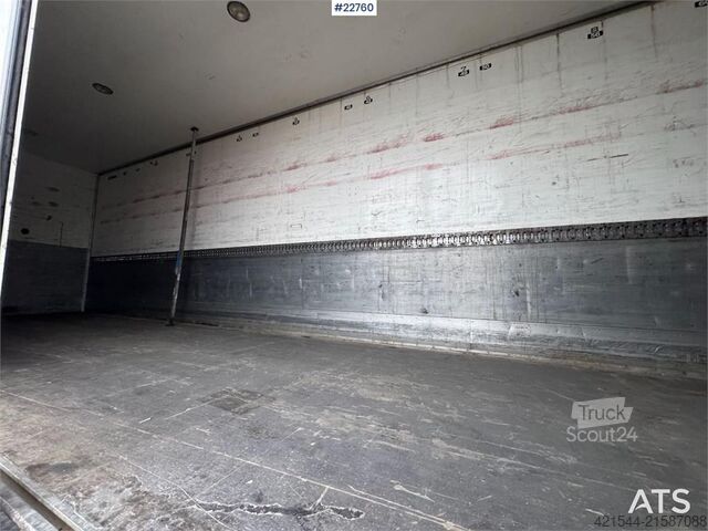 Kovček Ekeri box semi-trailer with full side opening and tail l