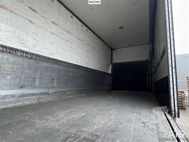 Kovček Ekeri box semi-trailer with full side opening and tail l