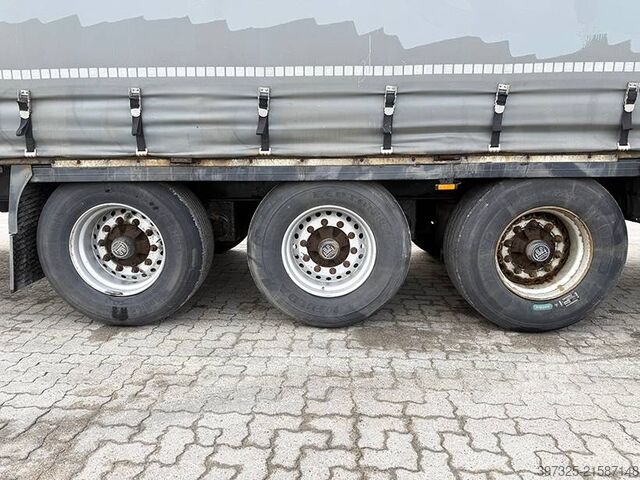 Sliding tarpaulins Krone Curtainsider / Planenauflieger / Gardin