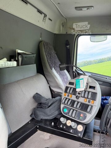 Varredora de rua VOLVO FM 9 4X2 KEHRMASCHINE